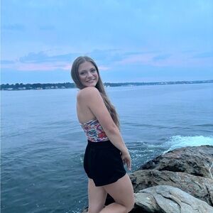 Meet your Posher, Rose